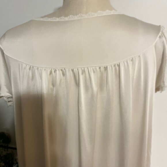 Vintage SHADOWLINE Nylon Nightgown with Lace and Embroidery Size Large - Picture 5 of 10